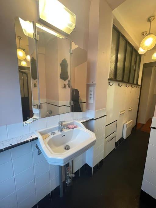 Le Montmorency 41 Authentique Et Cosy Centre Historique Proximite Parking Gratuit Сет Екстериор снимка